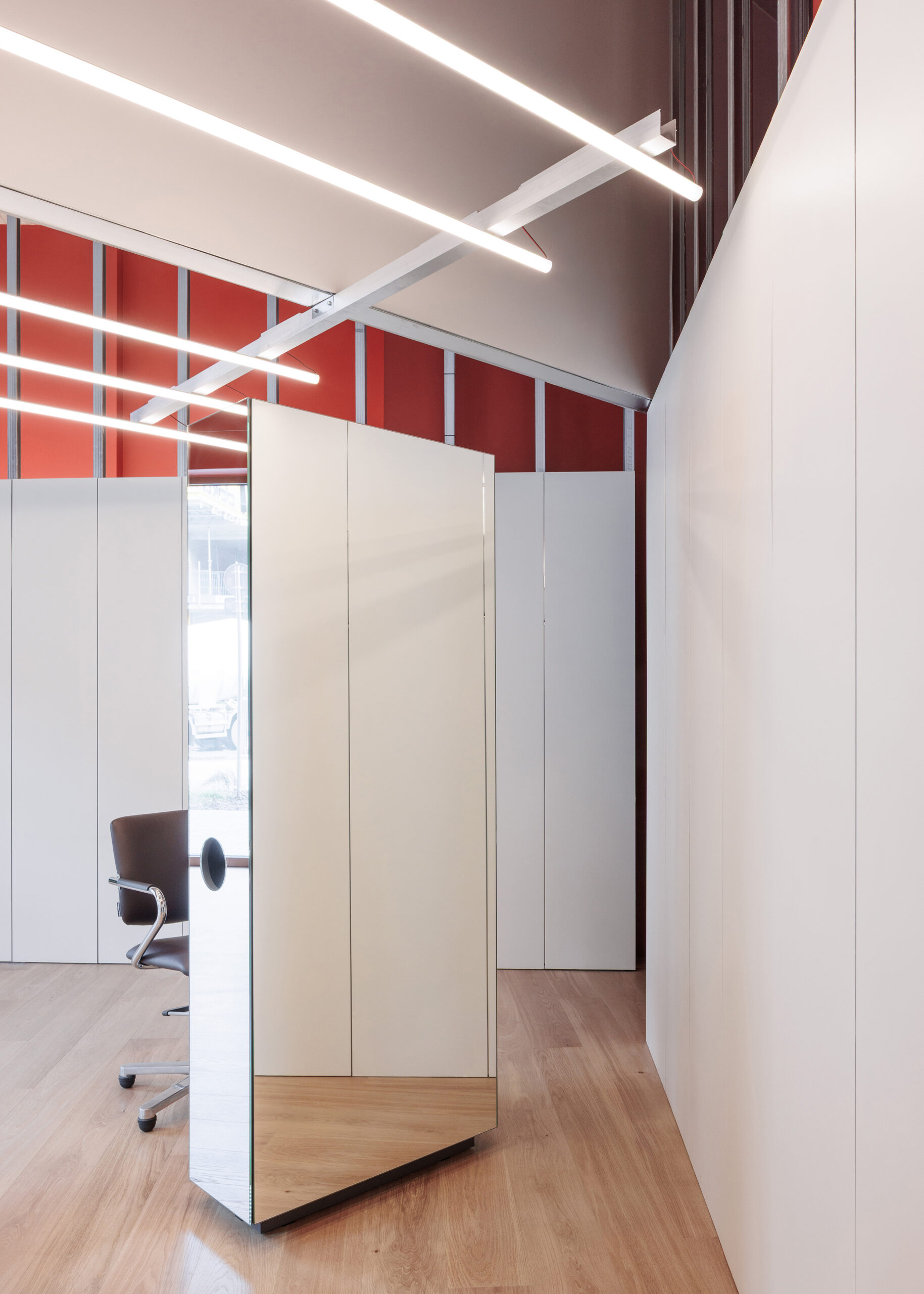 parallel_matejhakar_L3A9157cropp